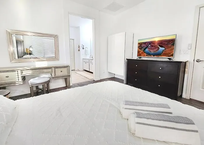 Luxe Desert Oasis, Pool, Hidden Speakeasy Room! * Phoenix